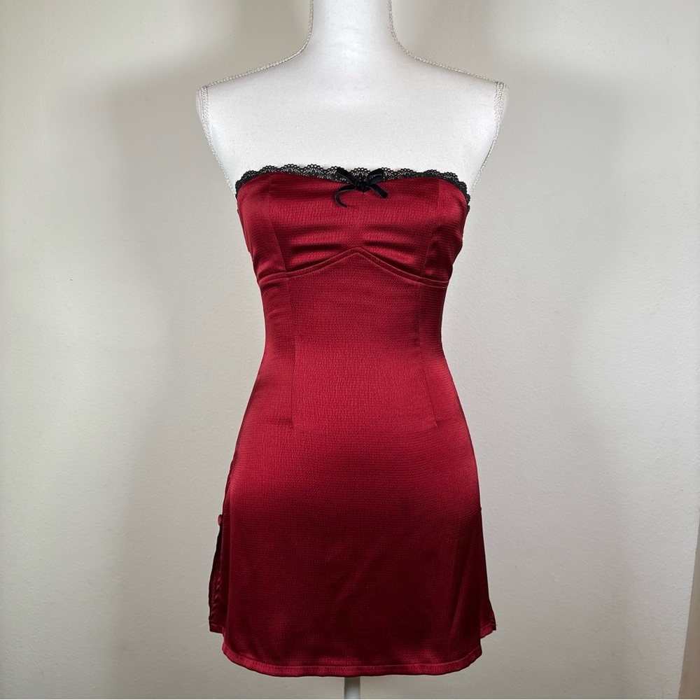 Elegant Red Strapless dress